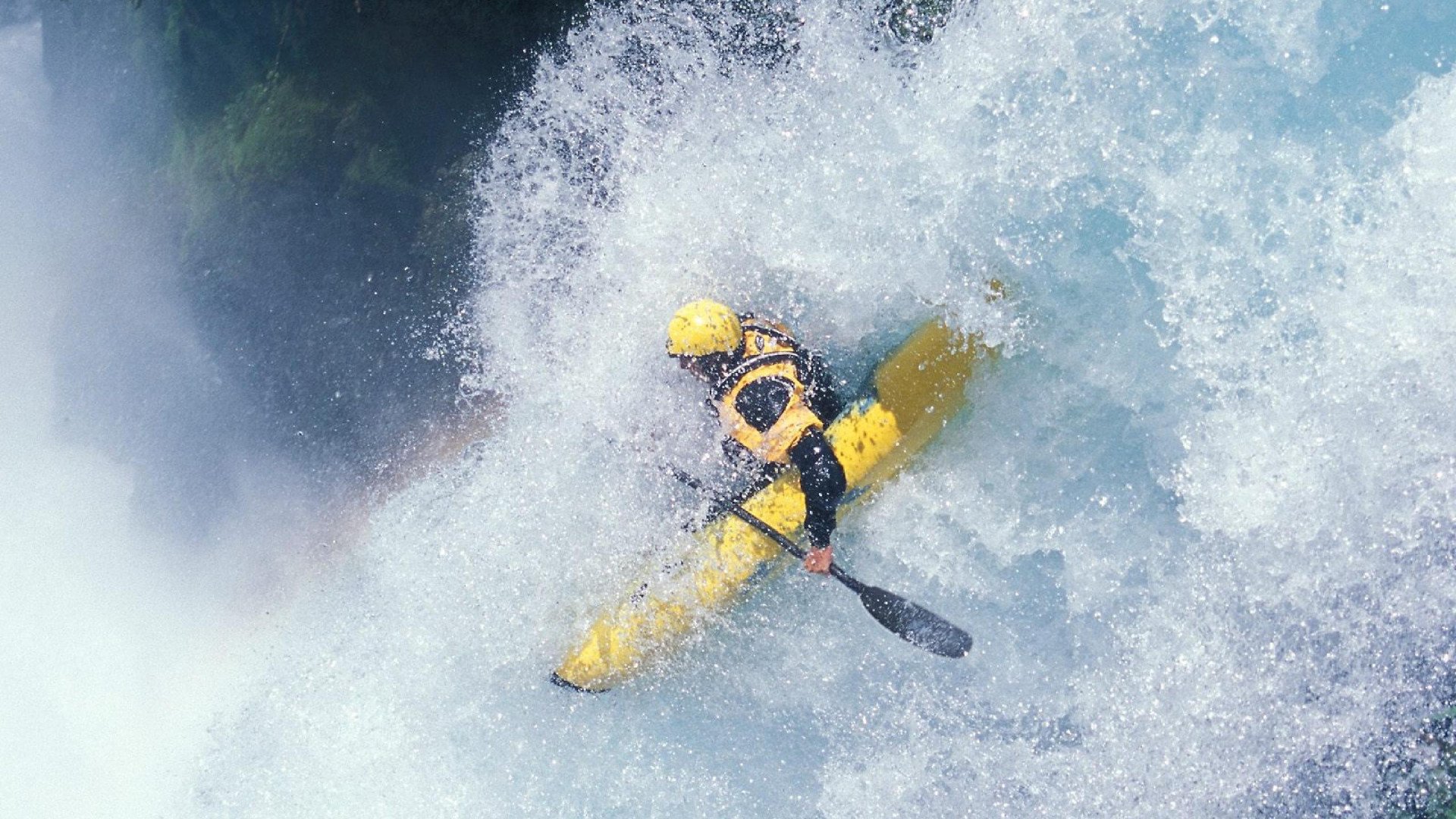 世界杯:国际足联试行“解说双语同屏字幕” 照顾多语种观众需求